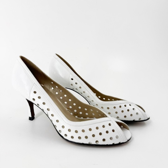 Stuart Weitzman Vintage White Peep Toe Heels Size 8.5 Leather - Picture 1 of 7
